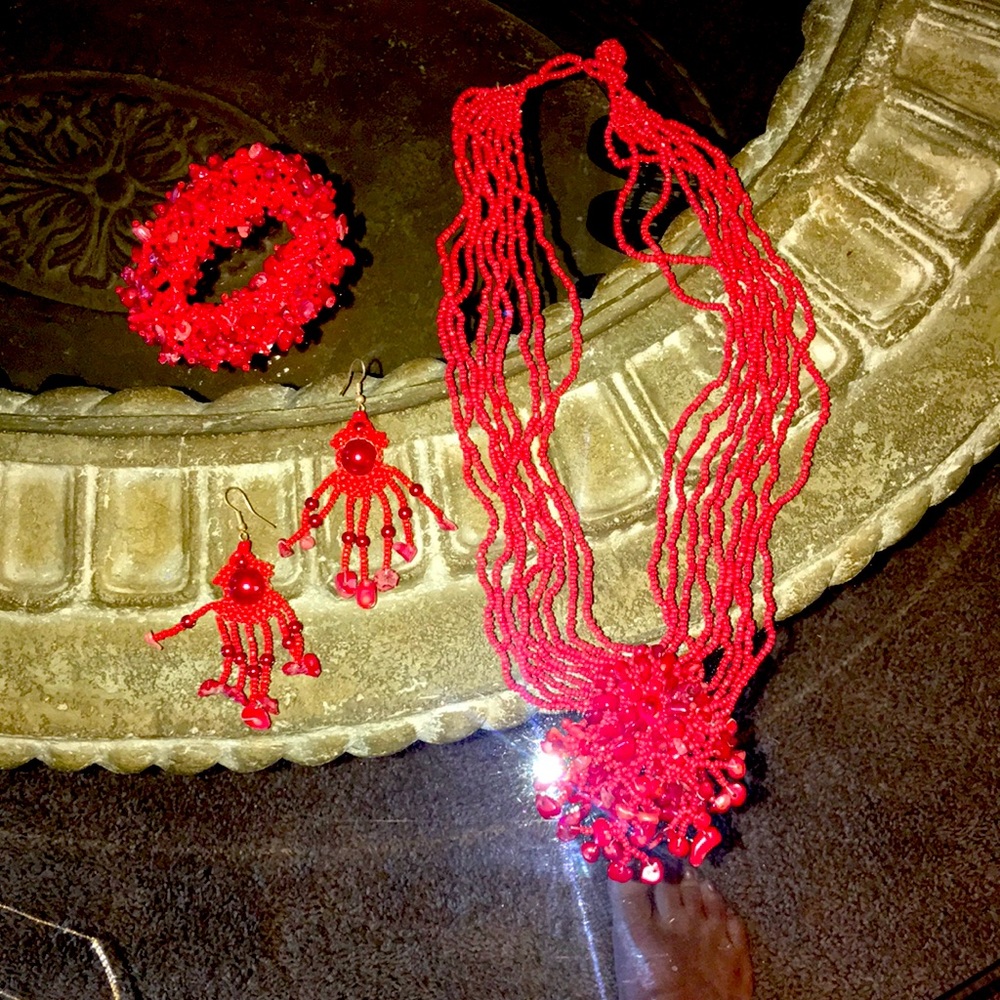 Beautiful Beaded Necklace, Earrings & Bracelet Never Worn, Excellent Condition!